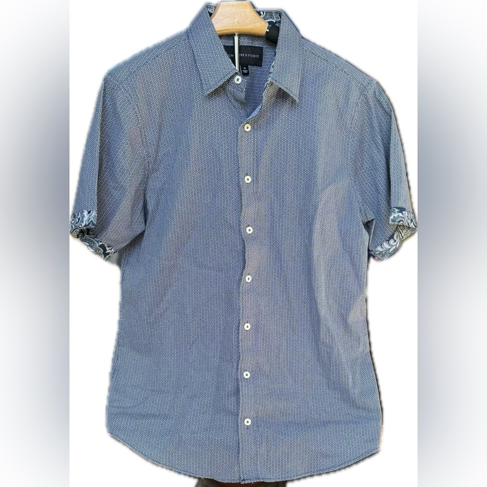SIGNATURE STUDIO BLUE BUTTON UP DRESS SHIRT SIZE MEDIUM